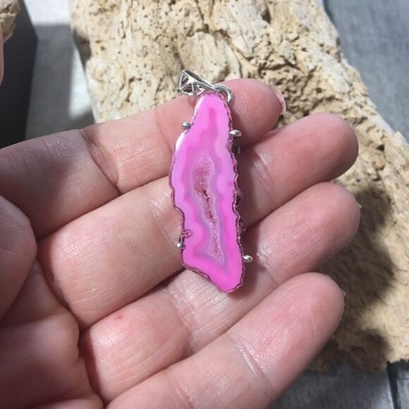 Fleece pink geode Druzy sterling pendant - Picture 2 of 5